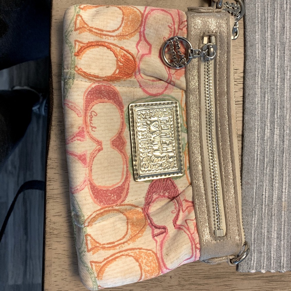 Coach poppy wristlet